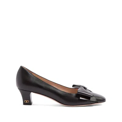 Valentino Bowow 45 Laminated Leather Pumps In Black