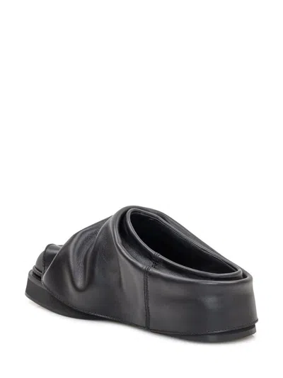 Attico The  Mini Robin Sabot