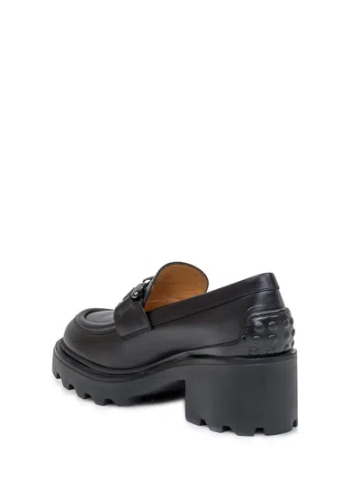 Tod's Semi-shiny Leather Heeled Loafers With Metal Chain Shoes In Black