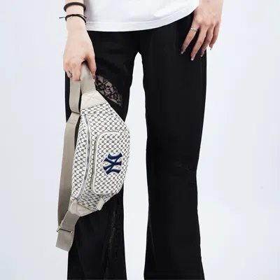 Mlb Monogram Series Retro Full Print Ny New York Yankees Casual Classic Fanny Pack White