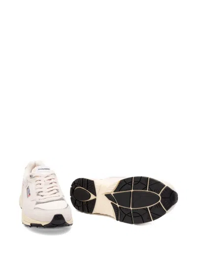 Autry Round Toe Mesh Panels Contrast Sole Sneakers In Neutral