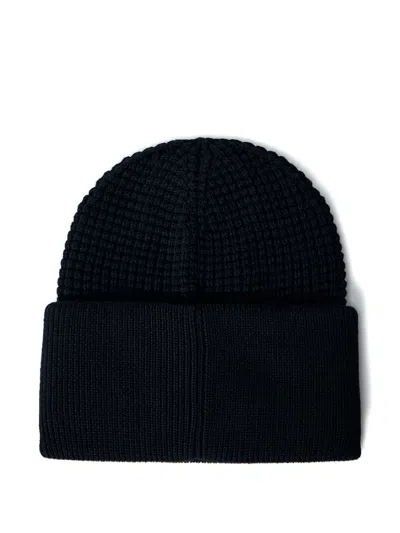 Moncler Men Logo Motif Beanie Hat In Black