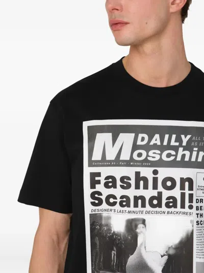 Moschino T-shirt Whit Maxi Print In Black