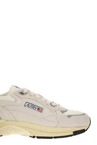 Autry Classic Leather And Mesh Panel Sneakers In Neutral