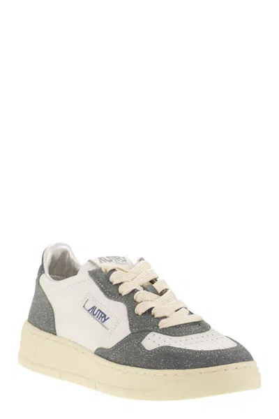 Autry Medalist Low Sneakers With Two Tone Glitter In White