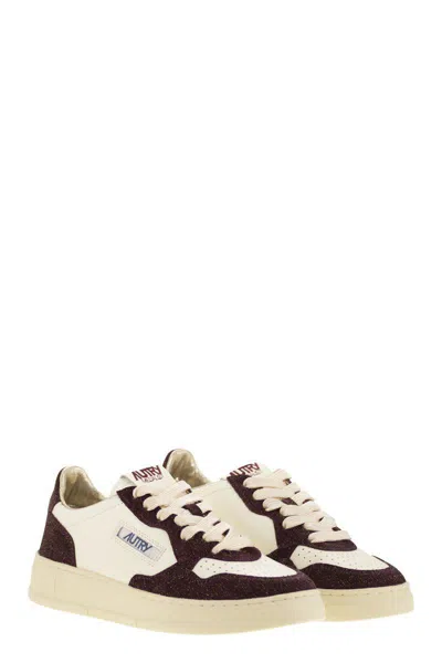 Autry Medalist Low Sneakers With Two Tone Glitter In White
