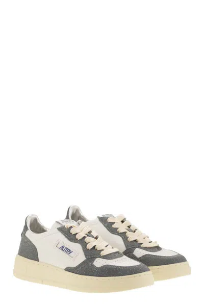Autry Medalist Low Sneakers With Two Tone Glitter In White