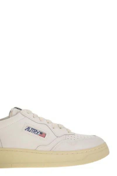Autry Medalist Low - Leather Sneakers