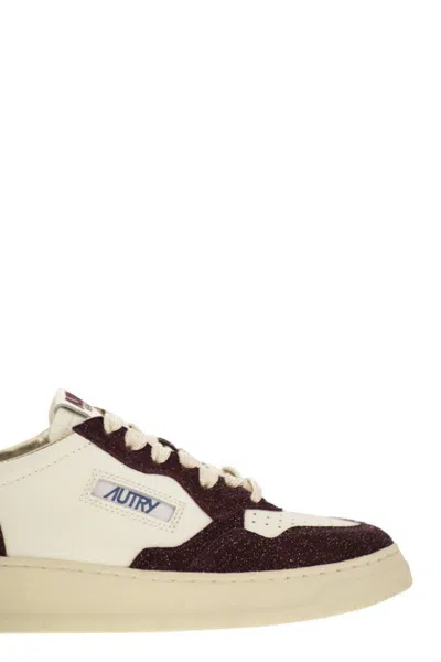 Autry Medalist Low Sneakers With Two Tone Glitter In White