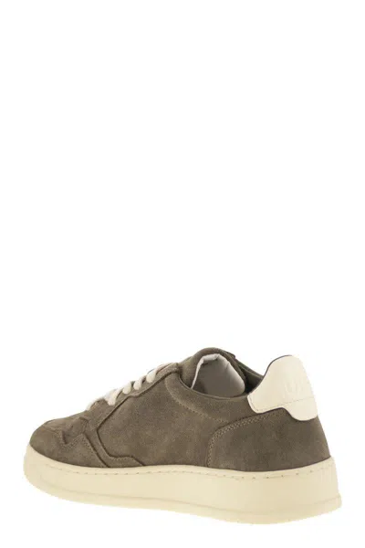 Autry Low-top Suede Sneakers With Rubber Sole And Lace-up Closure In Brown