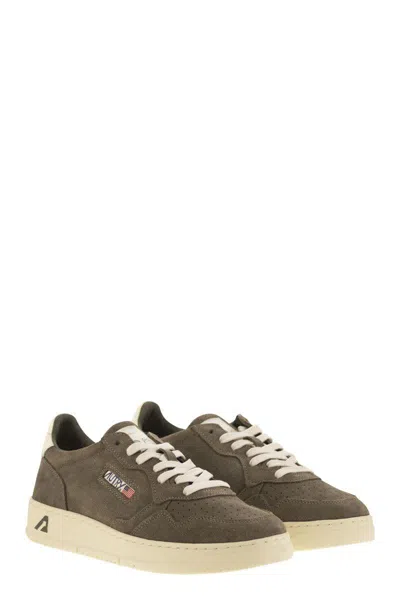 Autry Low-top Suede Sneakers With Rubber Sole And Lace-up Closure In Brown