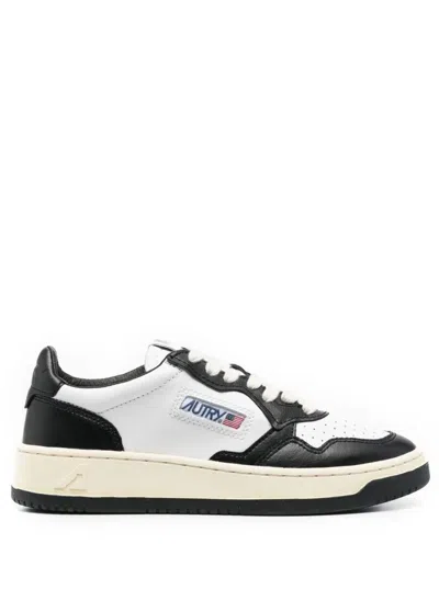 Autry 'medalist' White And Black Low Top Sneakers With Logo Patch