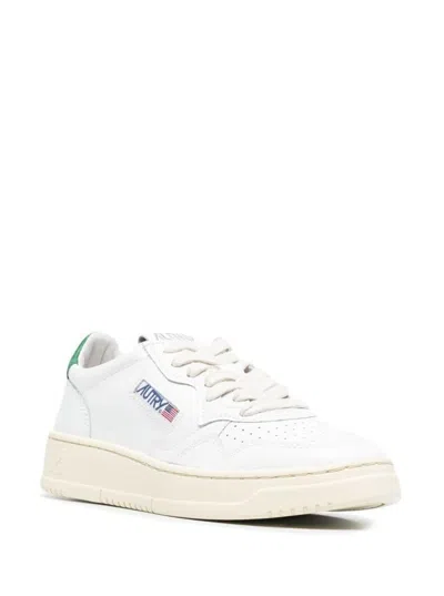 Autry 'medalist' White Low Top Sneakers With Contrasting Heel Tab In Leather Woman