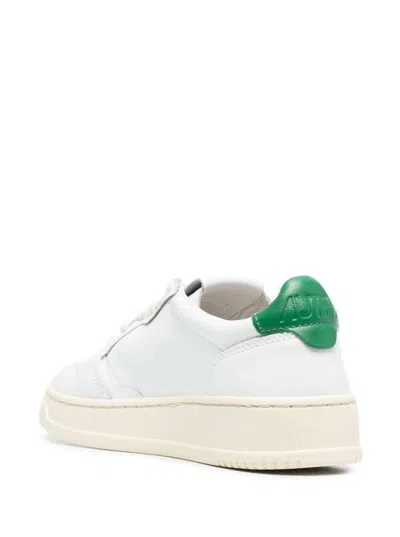 Autry 'medalist' White Low Top Sneakers With Contrasting Heel Tab In Leather Woman