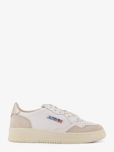 Autry Medalist Low Leather Sneakers