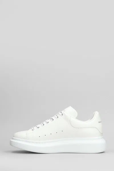 Alexander Mcqueen Women Leather Upper And Rubber Sole Sneaker In White