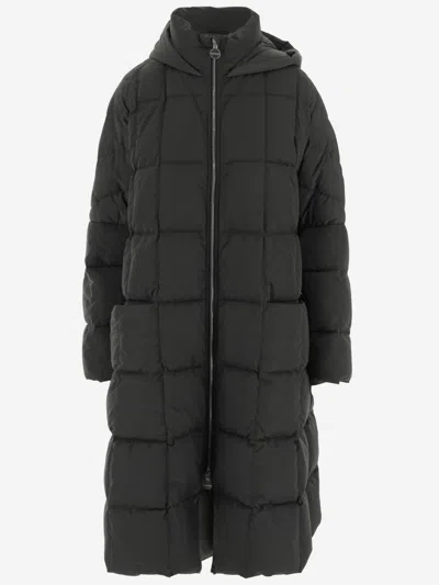 Ienki Ienki Maxi Pyramid Leon Down Jacket In Black