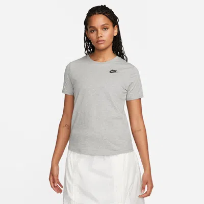 Nike Women's  Sportswear Club Essentials T-shirt