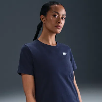 Nike Women's  Sportswear Club Essentials T-shirt