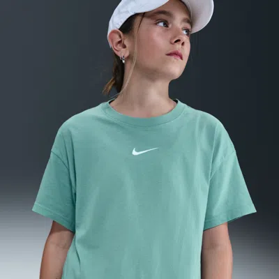 Nike Sportswear Essential Big Kids' (girls') T-shirt In Green