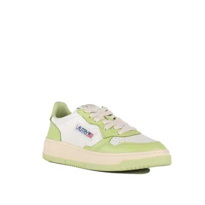 Autry White And Green Two-tone Leather Medalist Low Sneakers In Green
