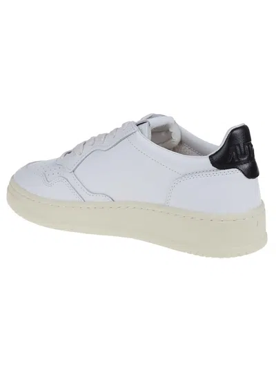 Autry Medalist Low Leather Sneakers