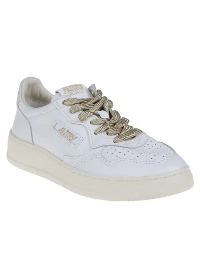 Autry Medalist Low Sneakers In White