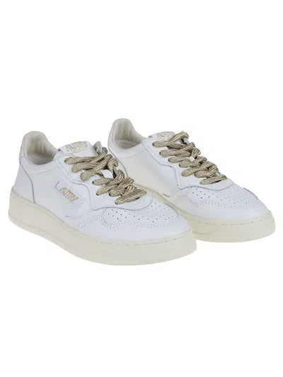 Autry Medalist Low Sneakers In White