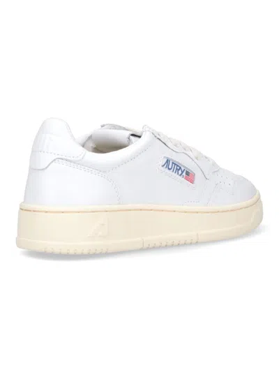 Autry Medalist Low Leather Sneakers In White