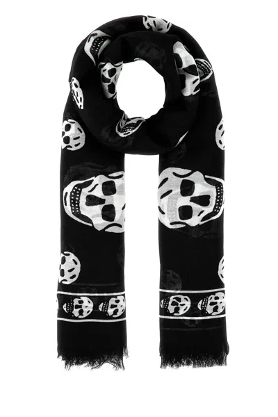 Alexander Mcqueen Fringed Skull Print Rectangular Scarf In Black