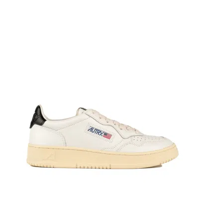 Autry "medalist Low" Sneakers In White