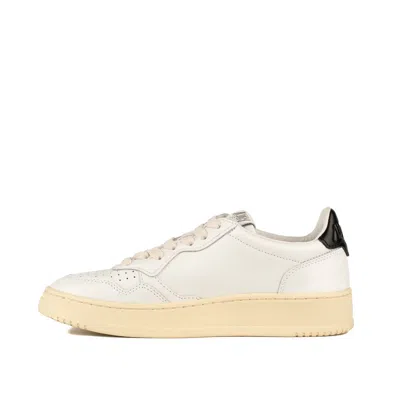Autry "medalist Low" Sneakers In White