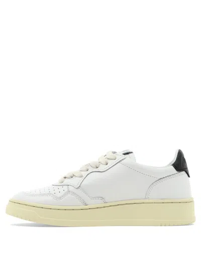 Autry "medalist Low" Sneakers In White