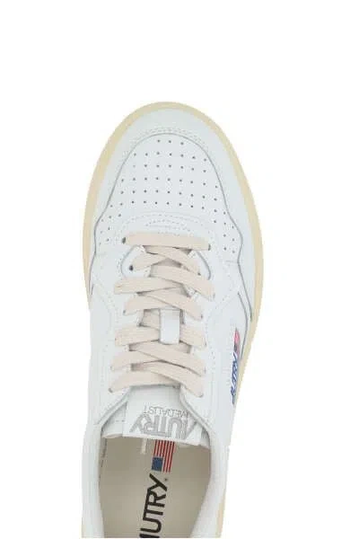 Autry "medalist Low" Sneakers In White
