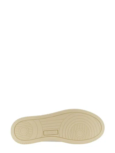 Autry "medalist Low" Sneakers In White