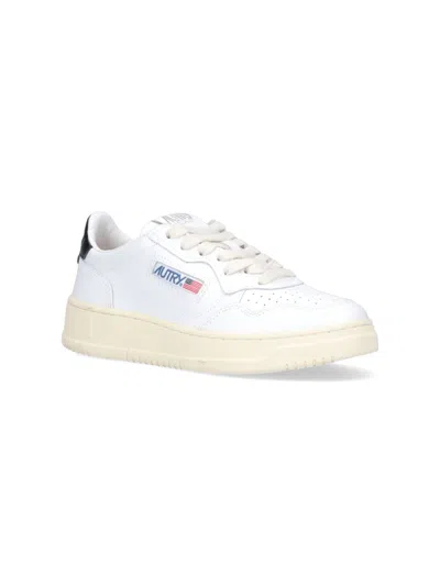Autry "medalist Low" Sneakers In White