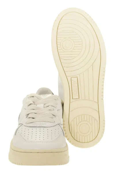 Autry "medalist Low" Sneakers In White