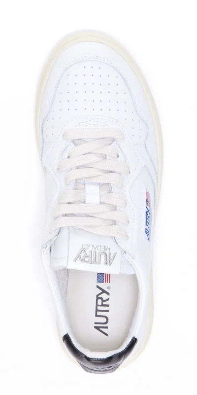 Autry "medalist Low" Sneakers In White