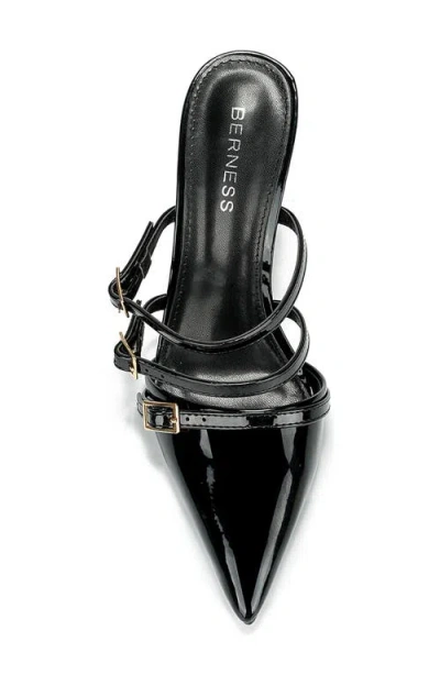 Berness Candella Pointed Toe Pump