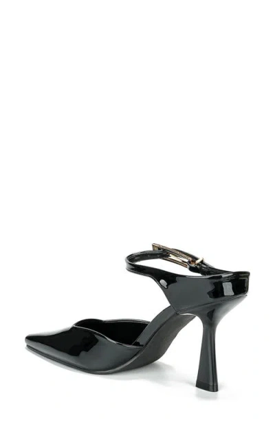 Berness Cesar Pointed Toe Pump