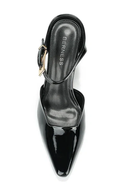 Berness Cesar Pointed Toe Pump