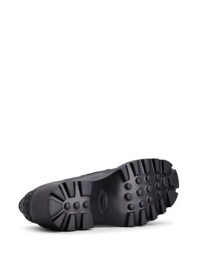 Tod's Semi-shiny Leather Heeled Loafers With Metal Chain Shoes In Black