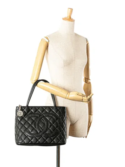 Pre-owned Chanel 2005-2006 Caviar Medallion Tote Bag In Black