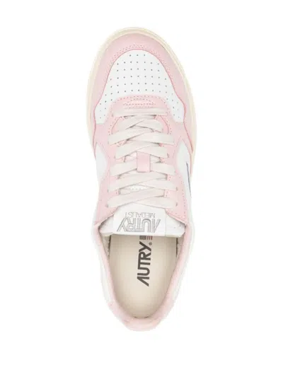 Autry Medalist Low Leather Sneakers