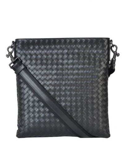 Bottega Veneta Borsa Intrecciato Messenger Bag In Black