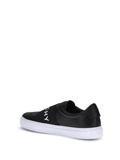 Givenchy Calfskin Leather Sneakers With Printed Logo And Contrasting Sole In Black