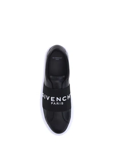 Givenchy Calfskin Leather Sneakers With Printed Logo And Contrasting Sole In Black
