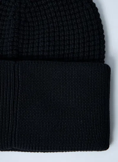 Moncler Men Logo Motif Beanie Hat In Black