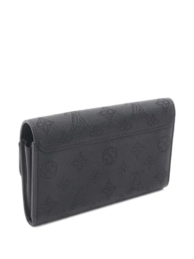 Pre-owned Louis Vuitton 2016 Iris Mahina-leather Long Wallet In Black