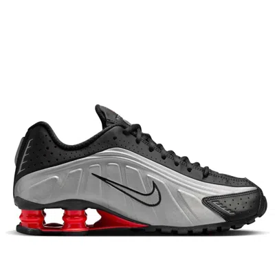 Nike Shox R4 Sneakers Contrast Sole In Gray